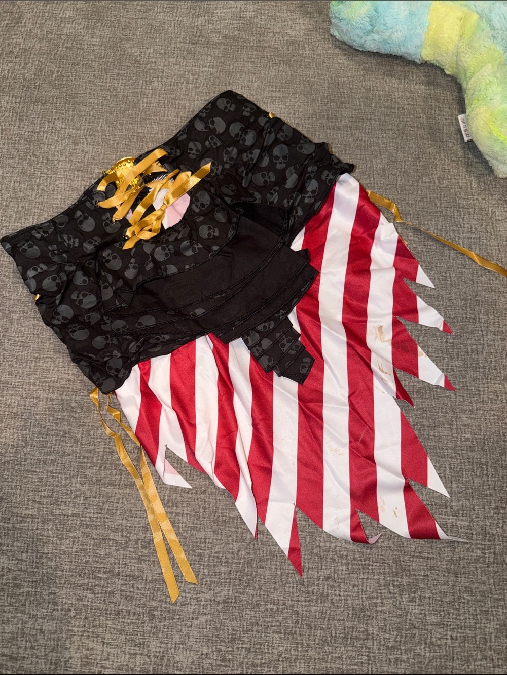 Leg Avenue Booty Pirate Costume - Picture 3 of 4